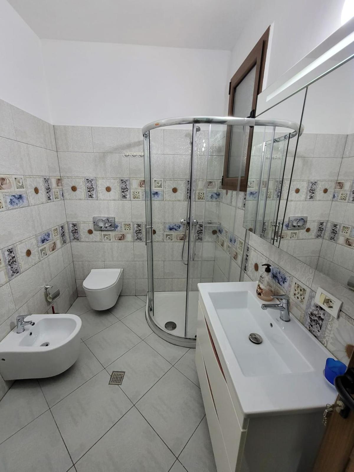 Private Room On A Shared Apartament Near Durres Beach Extérieur photo