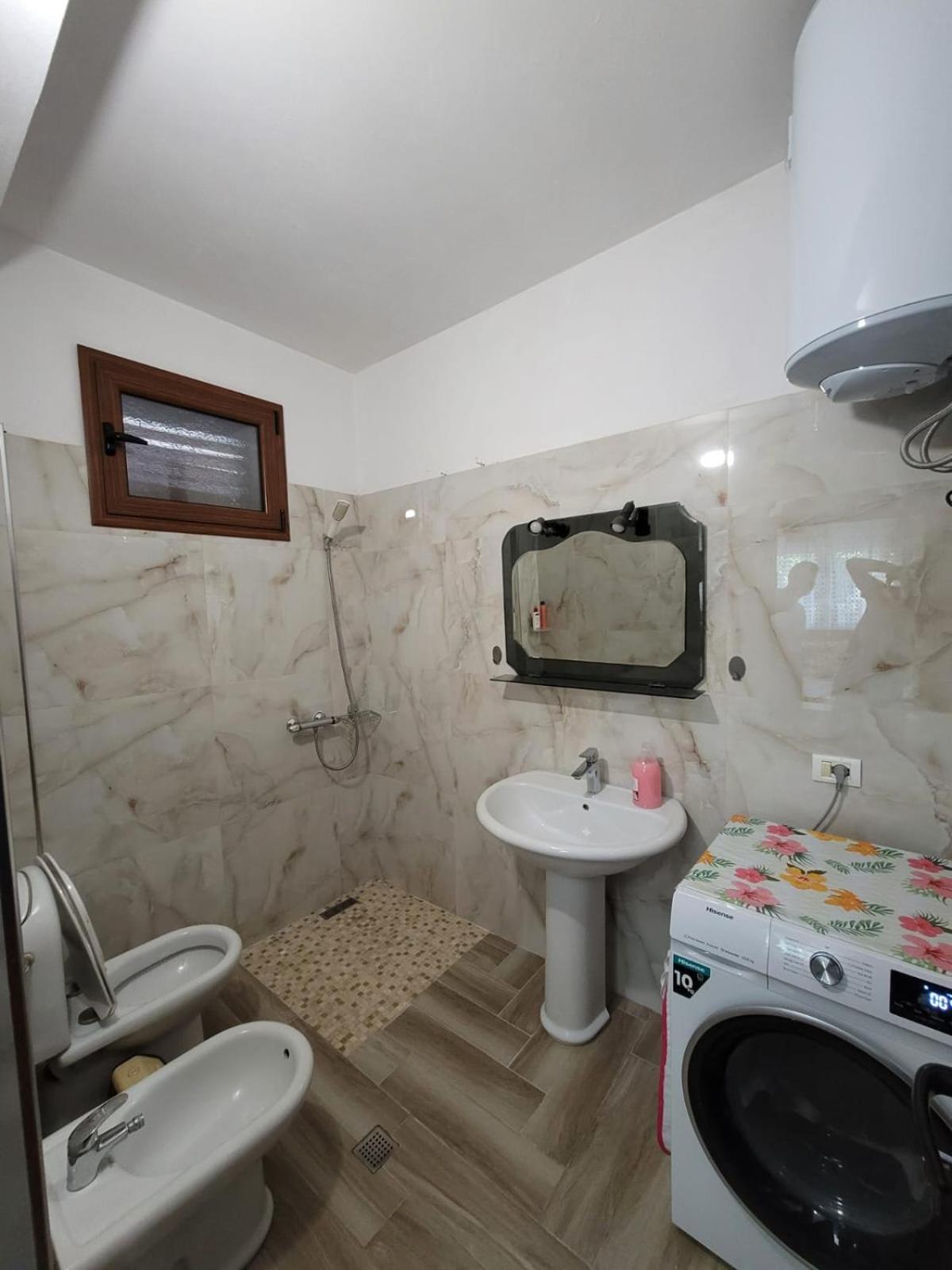 Private Room On A Shared Apartament Near Durres Beach Extérieur photo