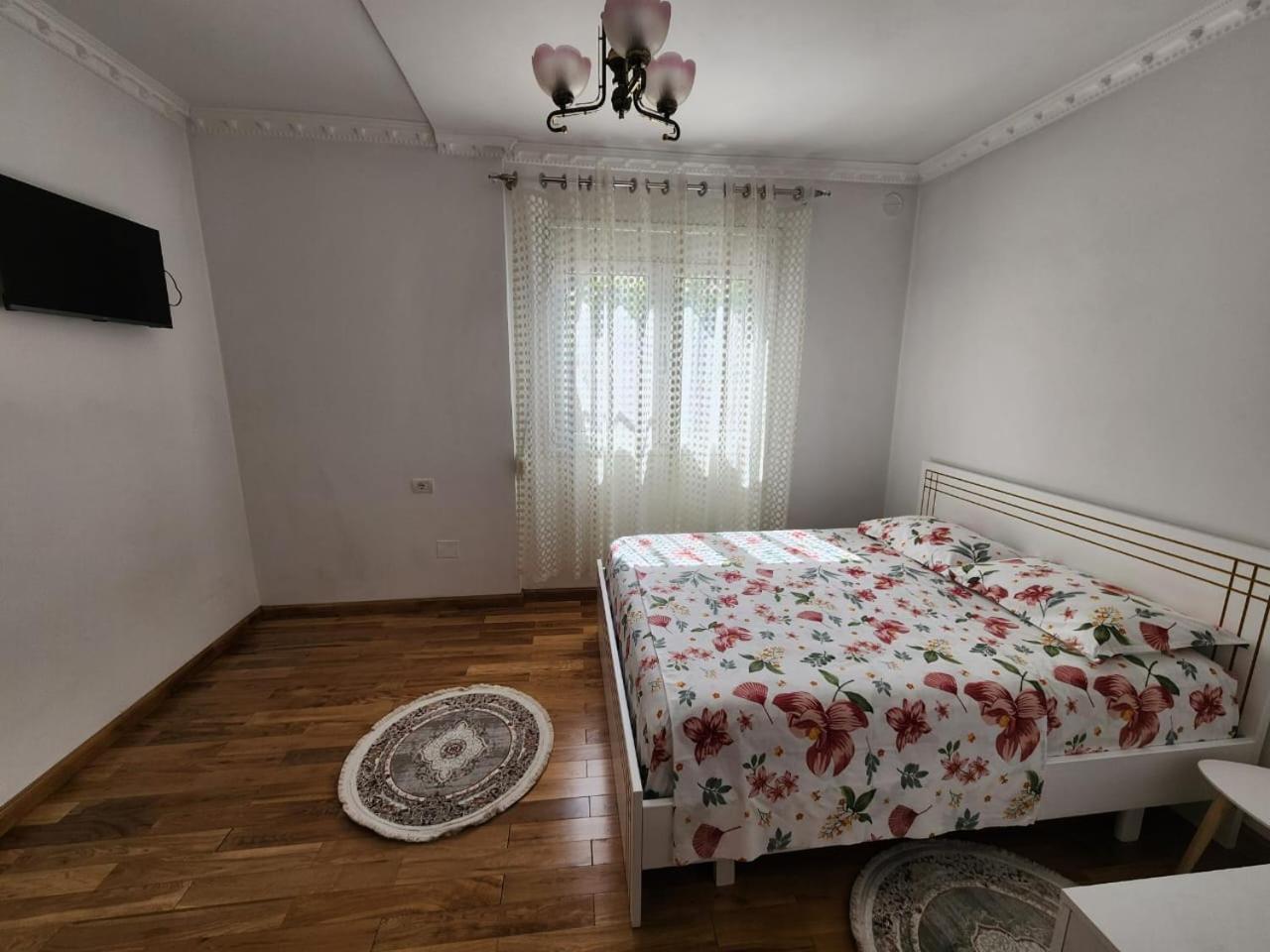 Private Room On A Shared Apartament Near Durres Beach Extérieur photo