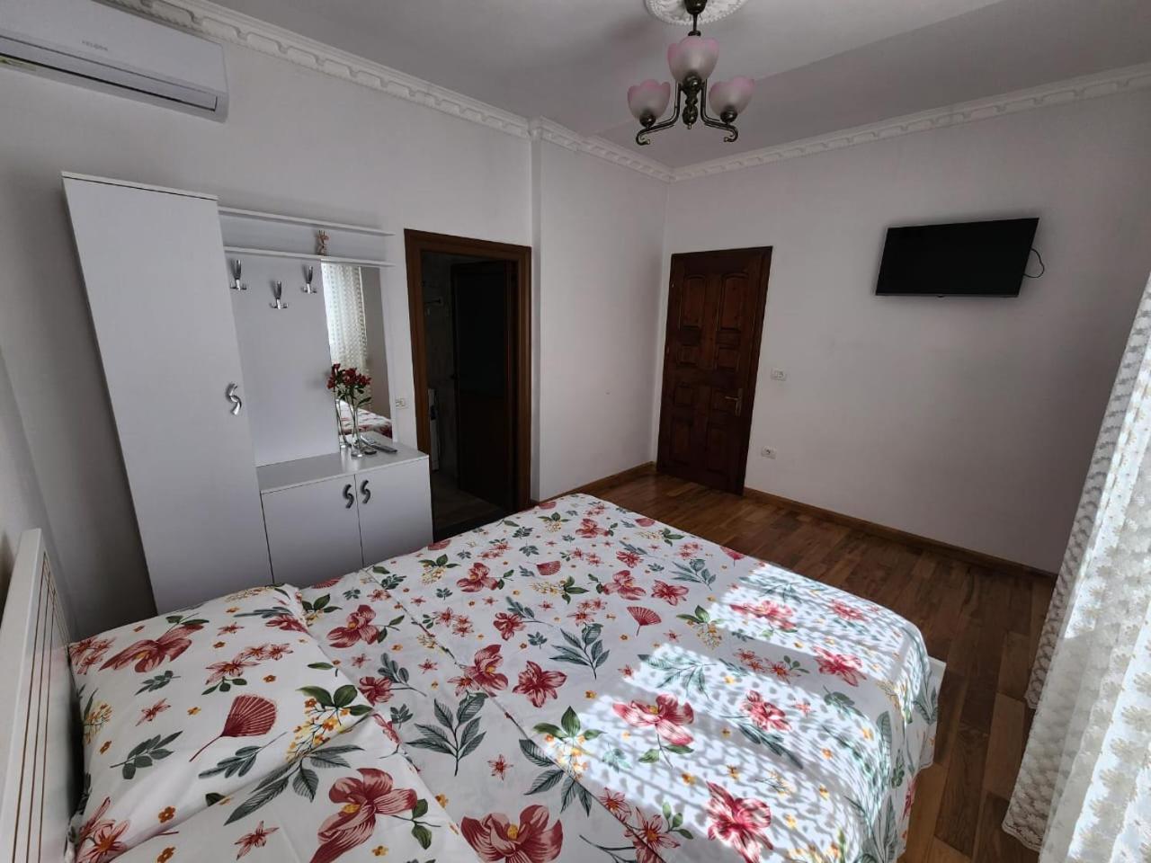 Private Room On A Shared Apartament Near Durres Beach Extérieur photo
